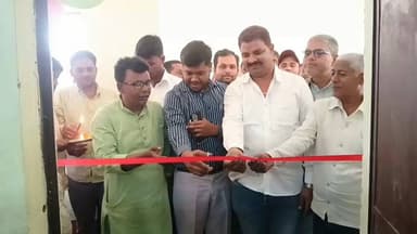 बैरिया: बैरिया पंचायत सरकार भवन में पुस्तकालय का उद्घाटन, छात्रों को मिलेगी पढ़ाई की बेहतर सुविधा
