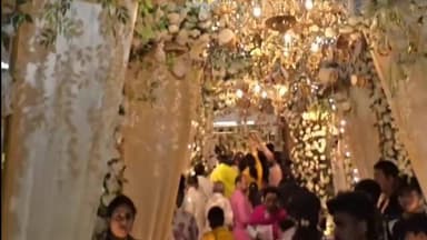 নগাঁও: খুটিকটীয়াস্থিত শ্ৰীশ্যাম মন্দিৰত অনুষ্ঠিত পূজাৰ কাৰ্যসূচীত অংশগ্ৰহণ কৰে বটদ্ৰৱা সমষ্টিৰ বিধায়ক ৰূপক শৰ্মাই