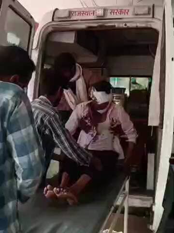 अलवर: नारायणपुर में ट्रक की टक्कर से बाइक सवार दो युवक घायल, एक की हालत गंभीर, अलवर जिला अस्पताल से जयपुर किया गया रैफर