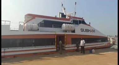 நாகப்பட்டினம்: நான்கரை மாதங்களுக்குப் பிறகு மீண்டும் நாகையில் இருந்து இலங்கை காங்கேசன் துறைக்கு மீண்டும் கப்பல் போக்குவரத்து துவங்கியது