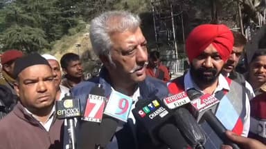 कुमारसैन: ईदगाह में भीषण आग से तीन मकान जलकर हुए राख, विधायक हरीश जनारथा ने लिया जायजा