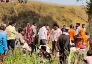 #Singrauli: देवसर में गूलर के पेड़ पर लटकता मिला युवक का शव,,
#viratvasundhara #rewa #MP #viralvideo #followersreels #C...