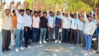 बीदासर: बीदासर में हत्या के आरोपियों की गिरफ्तारी की मांग को लेकर दिया ज्ञापन