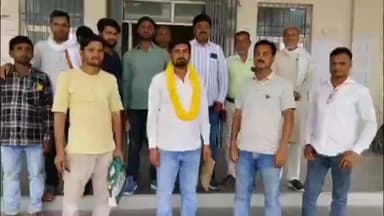 हसनगंज: हसनगंज प्रखंड: ढेरुआ पंचायत पैक्स अध्यक्ष पद के लिए मो. मखदुम अशरफ ने नामांकन किया