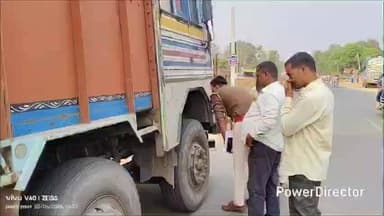 सारवां: सारठ-देवघर मार्ग पर सारवां पुलिस ने अवैध कोयला लदा एक हाईवा ट्रक किया ज़ब्त