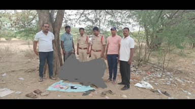 రాయదుర్గం: గ్రామదట్ల శివారులో 8 మంది పేకాటరాయుళ్ళ అరెస్టు