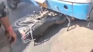 हनुमानगढ़: टाउन में बस स्टैंड के पास तेज रफ्तार रोडवेज बस की चपेट में आई मोटरसाइकिल, बड़ा हादसा होने से टला