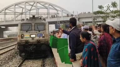 নগাঁও: কামপুৰ ষ্টেচনত কামৰূপ এক্সপ্ৰেছৰ স্তপেজ শুভাৰম্ভ,উপস্থিত থাকে বিধায়ক জিতু গোস্বামী