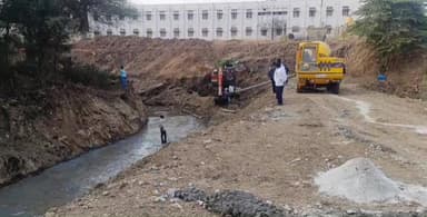 ದಾವಣಗೆರೆ: ಹರಿಹರದಲ್ಲಿ ರಾಜ ಕಾಲುವೆಯನ್ನು ಚರಂಡಿಯಾಗಿಸುವ ಕಾಮಗಾರಿ; ವಿರೋಧ