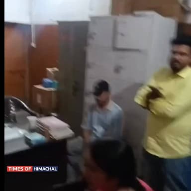 गरली सिविल अस्पताल में वायरल वीडियो का फैक्ट चेक, स्टाफ नर्स पर लगाए आरोप बेबुनियाद !
#timesofhimachal
Ashish Sharma