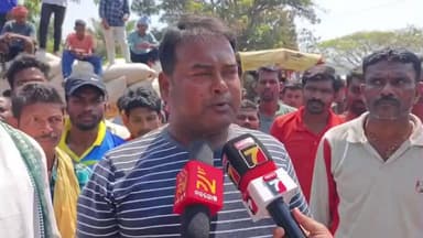 ମାଲକାନଗିରି: ଧାନ ମଣ୍ଡି ରେ ସମସ୍ୟା କୁ ନେଇ ଏମ୍ଭି ୧୧ ରାସ୍ତା ଅବରୋଧ କରି ପ୍ରତିକ୍ରିୟା ରଖିଲେ ଚାଷୀ