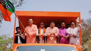 পুরুলিয়া ২: পরিবর্তন যাত্রা ঢুকলো পুরুলিয়া শহরে ট্যাক্সি স্ট্যান্ডে সেখানে ঠিক কি জানালেন বিজেপি নেতা দিলীপ ঘোষ