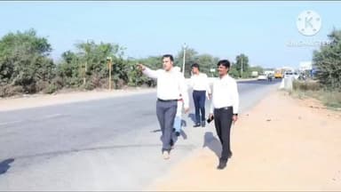 జనగాం: ప్రజా పాలన ప్రగతి ప్రనాలిక కార్యక్రమంలో నెల్లుట్ల లో జరుగుతున్న పారిశుధ్య పనులను పరిశీలించిన కలెక్టర్ సందీప్ కుమార్ ఝూ