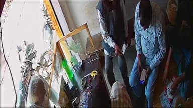 जतारा: प्रधानमंत्री आवास योजना के सर्वे में कथित वसूली, जांच के बाद सचिव ने लौटाए पैसे, ग्रामीणों के बयान दर्ज