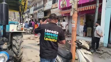 #बरेलीअपडेट
बरेली में फिर एक बार रोड चौड़ीकरण को लेकर दिखा बुलडोजर एक्शन...