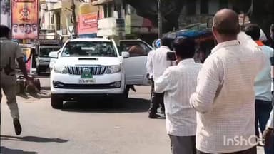 ಕೋಲಾರ: ಸಿಎಂ ಸಿದ್ದರಾಮಯ್ಯರ ಬಜೆಟ್ ನಲ್ಲಿ ಕೋಲಾರ ಜಿಲ್ಲೆ ಕಡಗಣನೆ ಹಿನ್ನಲೆ ಜಿಲ್ಲಾ ಬಿಜೆಪಿ ವತಿಯಿಂದ ನಗರದಲ್ಲಿ ಪ್ರತಿಭಟನೆ