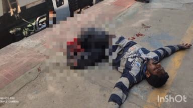 ಬಂಗಾರಪೇಟೆ: ನಗರದಲ್ಲಿ ಚಲಿಸುತ್ತಿದ್ದ ರೈಲಿನಿಂದ ಇಳಿಯುವ ವೇಳೆ ಆಯತಪ್ಪಿ ರೈಲುಗೆ ಸಿಲುಕಿ ವ್ಯಕ್ತಿಯ ಎರಡು ಕಾಲುಗಳು ತುಂಡು