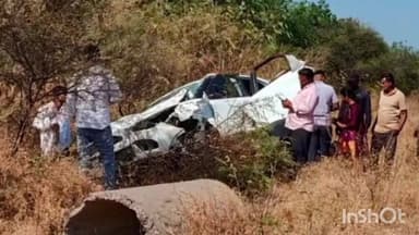 कळंब: येरमाळ्याजवळ टाटा पंच गाडीचा भीषण अपघात चार जण गंभीर जखमी