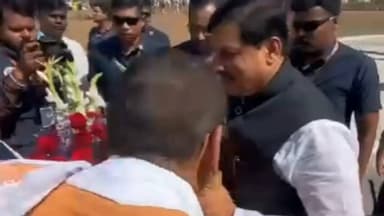 बासोदा: मुख्यमंत्री का भव्य स्वागत, बासौदा विधायक और नपा अध्यक्ष ने किया अभिनंदन