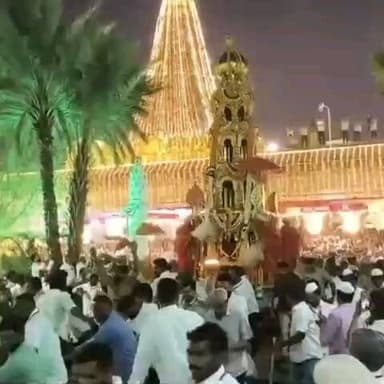 ಕಲಬುರಗಿ: ಸಾವಿರಾರು ಭಕ್ತರ ಮಧ್ಯೆ ನಗರದಲ್ಲಿ ಜರುಗಿದ ಶ್ರೀ ಶರಣಬಸವೇಶ್ವರರ ಉಚ್ಚಾಯಿ ರಥೋತ್ಸವ