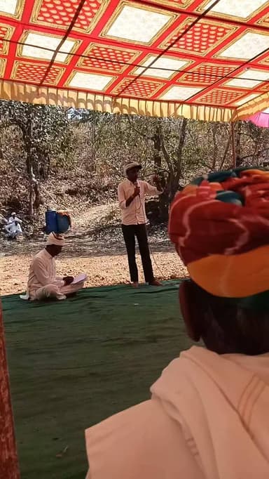 आखिर में हमारे समाज के युवा पीछे क्यों रहे हैं।। एक बहुत बड़े अध्ययन से यह मालूम होता है कि पिछले 8 वर्षों में आदिवासी स...