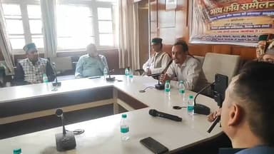 रामपुर: रामपुर बुशहर में फाग मेले की रंगत के बीच कवि सम्मेलन का आयोजन, हिंदी और पहाड़ी कविताओं से सजा साहित्यिक मंच