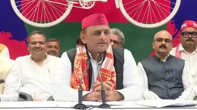 जहां सरकार एक तरफ टैक्स लगा रही है,वहीं सरकार #महंगाई बढ़ाती चली जा रही है।आज ही 60 रुपए LPG के बढ़ा दिए #AkhileshYadav