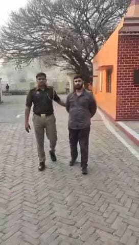 #मुरादाबाद – प्रेम प्रसंग के चलते युवक ने अपनी ही जुड़वा बहन की हत्या कर दी और मां पर भी जानलेवा हमला करने की कोशिश की।