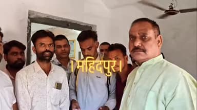 महिदपुर/कंपनी में काम करने वाले कई कर्मचारियों का आरोप/कंपनी में काम के दोरान कम सुनाई देने लगा/ सभी को लगी कान में मशीन...