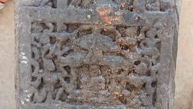 ಬೈಲಹೊಂಗಲ: ಬೆಳವಡಿ ಪಟ್ಟಣದಲ್ಲಿ ಐತಿಹಾಸಿಕ ಶಿಲಾಶಾಸನ ಪತ್ತೆಹಚ್ಚಿದ 11ವರ್ಷದ ಬಾಲಕಿಗೆ ಸನ್ಮಾನ