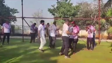 ಬಾಗಲಕೋಟೆ: ನಗರದ ಎಸ್ಪಿ ಸಿದ್ಧಾರ್ಥ ಗೋಯಲ್ ನಿವಾಸದಲ್ಲಿ ಹೋಳಿ ಸಂಭ್ರಮ,ಬಣ್ಣ ಎರಚಿ ಸಂಭ್ರಮಿಸಿದ ಅಧಿಕಾರಿಗಳು