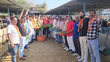 पूर्व मुख्यमंत्री वसुंधरा राजे के जन्मदिन पर शहर अध्यक्ष ओ.पी. पारेता की अगुवाई में सेवा कार्यों का आयोजन किया गया।
#BJP...