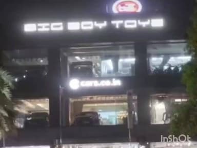 गुरुग्राम: गुरुग्राम में कार शोरूम पर फायरिंग, लग्जरी गाड़ियों को निशाना बनाया, ड्राइवर घायल; हिमांशु गैंग ने दी थी धमकी