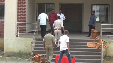 ବଲାଙ୍ଗୀର: ପଥର ଚେପାରେ ବିଜେପି କାର୍ଯ୍ୟାଳୟରେ ଚୋରି କବାଟ ଭାଙ୍ଗି ମୂଲ୍ୟବାନ ସାମଗ୍ରୀ ଲୁଟ