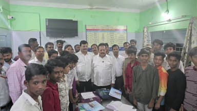 ಮಳವಳ್ಳಿ: ಪಟ್ಟಣದ ಬಾಲಕರ ವಿದ್ಯಾರ್ಥಿ ನಿಲಯಕ್ಕೆ ಸಚಿವರು ಶಾಸಕರ ಭೇಟಿ,ಪರೀಕ್ಷೆಗೆ ವಿದ್ಯಾರ್ಥಿ ಗಳ ತಯಾರಿ ಕುರಿತು ಪರಿಶೀಲನೆ