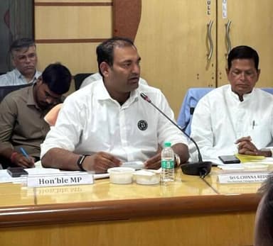 జడ్చర్ల: ఉదండాపూర్ నిర్వాసితులకు 2 నెలల్లో చెల్లిస్తామని హామీ ఇచ్చిన మంత్రి ఉత్తమ్
ప్లాట్లు కూడా రిజిస్టర్ చేసి ఇవ్వాలన్న ఎమ్మెల