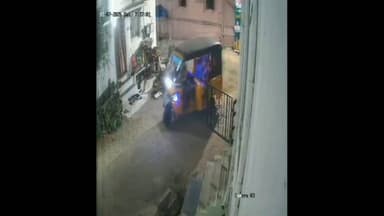 குமாரபாளையம்: குமாரபாளையத்தில் சிறுமி பாலியல் வன்கொடுமை செய்யப்பட்ட நிலையில் பொதுமக்கள் காவல்நிலையத்தை முற்றுகை செய்ததால் பரபரப்பு ஏற்பட்டன