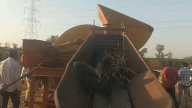 खरगौन: खेत में काम करते समय थ्रेसर मशीन बनी मौत का कारण, ड्राइवर की दर्दनाक मौत