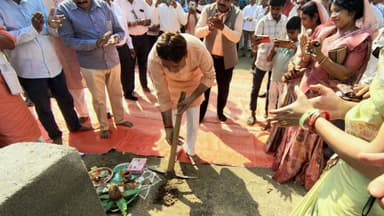 तिरोड़ी: विधायक ने ग्राम बोथवा में सड़क निर्माण कार्य की नींव रखी, ग्रामीणों से किया संवाद