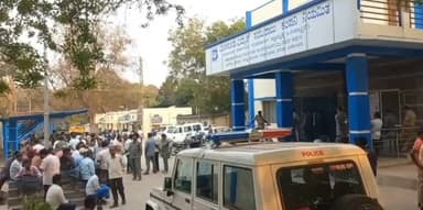 ತಿಪಟೂರು: ಚೌಡ್ಲಾಪುರದಲ್ಲಿ ಬೆಸ್ಕಾಂ ನಿರ್ಲಕ್ಷ್ಯಕ್ಕೆ ಲೈನ್ ಮ್ಯಾನ್ ಬಲಿ; ಕ್ರಮಕ್ಕೆ ಆಗ್ರಹಿಸಿ ಸಾರ್ವಜನಿಕರ ಪ್ರತಿಭಟನೆ