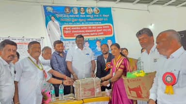 ಕೊಪ್ಪಳ: ನಗರದಲ್ಲಿ ವಿಶ್ವಕರ್ಮ ಯೋಜನೆಡಿಯಲ್ಲಿ ಫಲಾನುಭವಿಗಳಿಗೆ ಹೋಲಿಗೆ ಯಂತ್ರ ವಿತರಣೆ; ಶಾಸಕ ರಾಘವೇಂದ್ರ ಹಿಟ್ನಾಳ