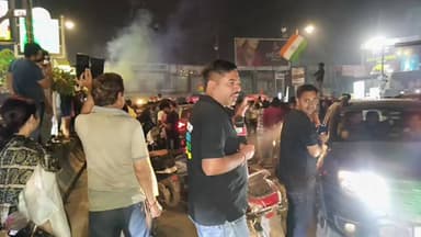 बरेली में भारत की जीत का जश्न हर तरफ देखने को मिला...
#T20 #bharat #winer #bareilly #cricketnews