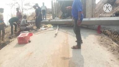 ମାଲକାନଗିରି: ଗଙ୍ଗାପଡ଼ା ଗାଁ ନିକଟ ଘାଟି ରାସ୍ତାରେ ଭାରସାମ୍ୟ ହରାଇ ଓଲଟିଲା ପିକପ ଭ୍ୟାନ, ଜଣେ ମୃତ