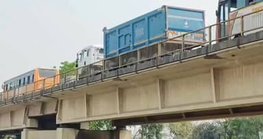 #ghaghra #nadi पर बने #sanjaysetu से बड़ी गाड़ियों के आवागमन पर लगी रोक, प्रशासन ने ये फैसला पुल के जॉइंटर में दरार बढ़ने औ...