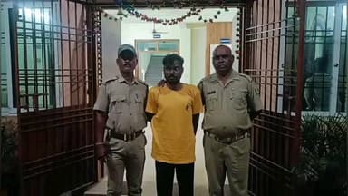 ଦେବଗଡ: ବମ୍ପରଡା ବାଘମାରି ଜଙ୍ଗଲରେ ସ୍ତ୍ରୀ’କୁ ପିଟିପିଟି ହତ୍ୟା ଘଟଣାରେ ଅଭିଯୁକ୍ତ ସ୍ୱାମୀକୁ କୋର୍ଟଚାଲାଣ କଲା ପୋଲିସ