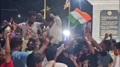 ಬೀದರ್: ಟಿ20 ವಿಶ್ವ ಕಪ್'ನಲ್ಲಿ ಭಾರತಕ್ಕೆ ಭರ್ಜರಿ ಜಯ; ನಗರದಲ್ಲಿ ಕ್ರಿಕೆಟ್ ಅಭಿಮಾನಿಗಳಿಂದ ಸಂಭ್ರಮಾಚರಣೆ