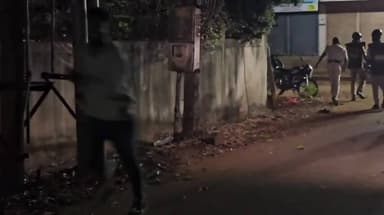 ಬೆಳಗಾವಿ: ನ್ಯೂಜಲೆಂಡ್ ಮತ್ತು ಭಾರತ ವಿಶ್ವಕಪ್ ಪೈನಲ್ ಗೆಲುವು ಬಳಿಕ ನಗರದಲ್ಲಿ ಪೊಲೀಸರ ಜೊತೆ ಯುವಕರ ಕಿರಿಕ್ ಲಾಠಿಚಾರ್ಜ್