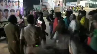 ராசிபுரம்: கட்டனாச்சம்பட்டியில் கோவில் கும்பாபிஷேக விழாவில் வைக்கப்பட்ட பிளக்ஸ் பேனரால் பரபரப்பு ஏற்பட்டது