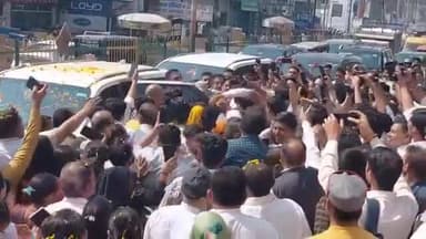 चपरासी की बेटी बनी IAS: घर पहुंचते ही शिखा सिह हुई भावुक, आंखों में छलक आए खुशी के आँसू 🇮🇳
#ias #upseexam #dalitsamaj