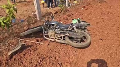 ಚಿಂತಾಮಣಿ: ಸೀಮನಹಳ್ಳಿ ಬಳಿ ವೇಗವಾಗಿ ಕಾರು ಬೈಕ್ ಗೆ ಡಿಕ್ಕಿ ಮೂವರಿಗೆ ಗಂಭೀರ ಗಾಯ,ಗಾಯಾಗಳು ಆಸ್ಪತ್ರೆಗೆ ದಾಖಲು.